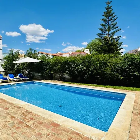 Strip Ii By Check-in Portugal